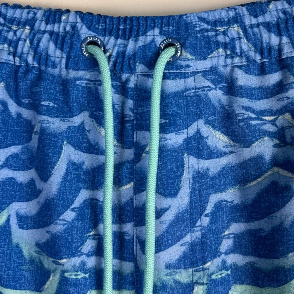 Huk Wave Volley 5.5” Inseam Swim Trunks Shorts Board Sz XL Blue Fishing Outdoors